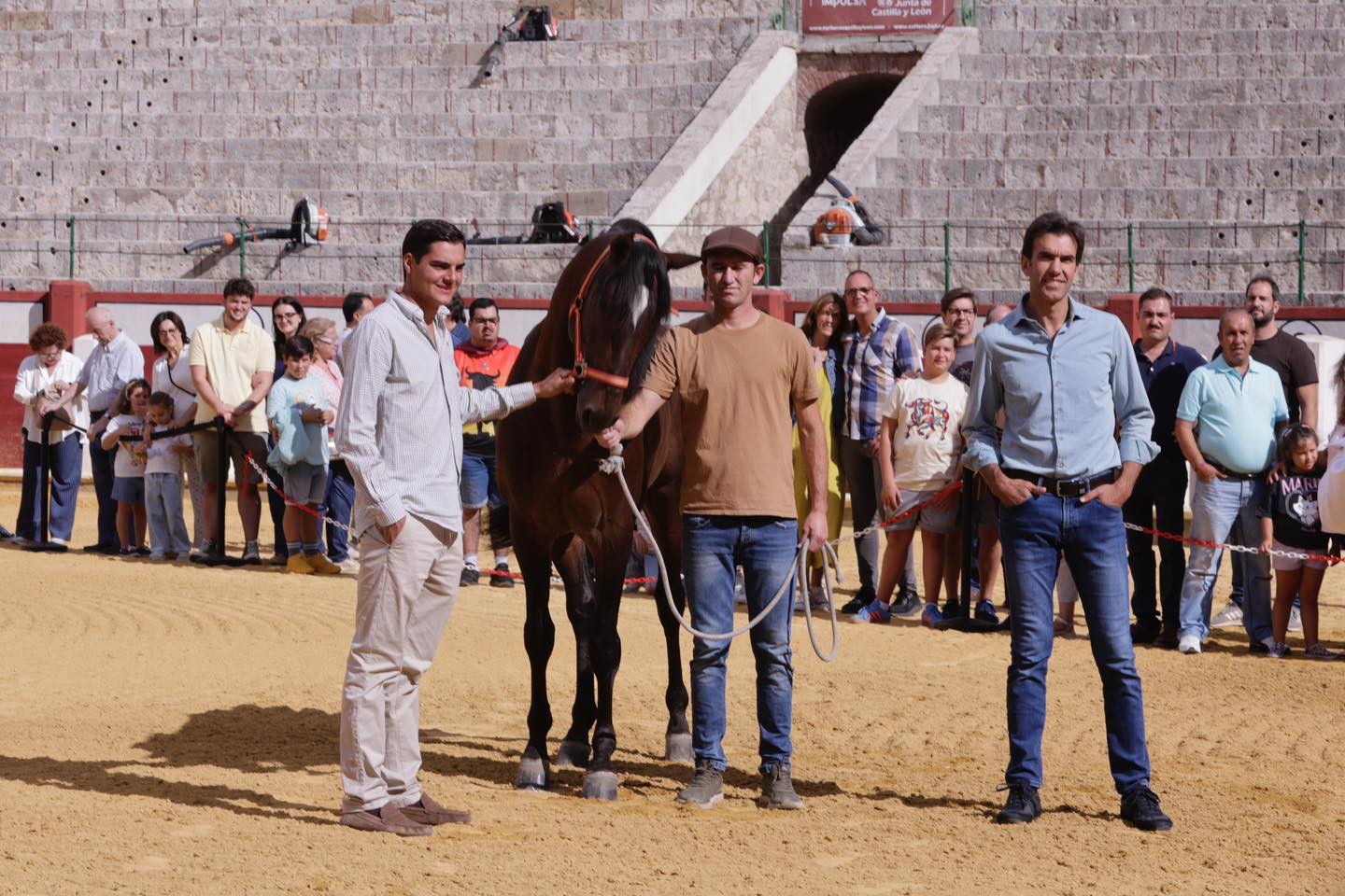 Puertas abiertas, encuentro con la afición