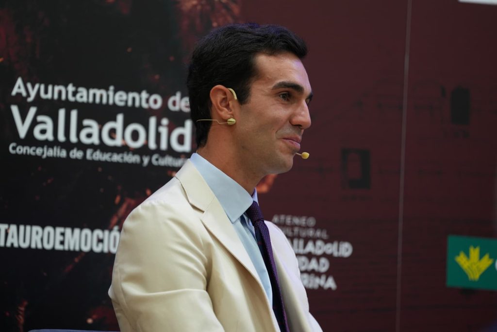 Tomás Rufo y Lolo de Juan acercan el mundo del toro y el campo en un Tú a Tú del Ateneo