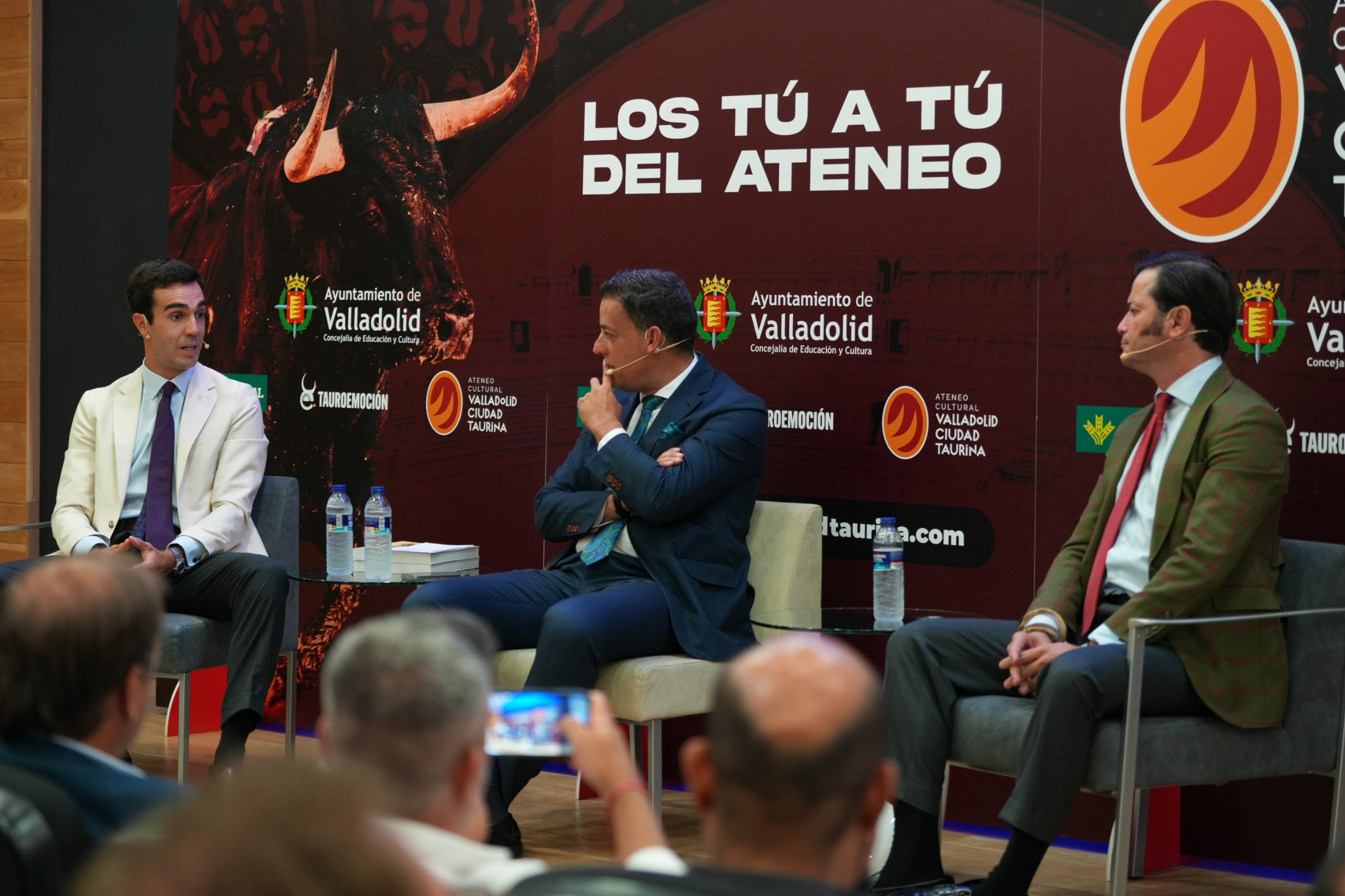 Tomás Rufo y Lolo de Juan acercan el mundo del toro y el campo en un ‘Tú a tú’ en Valladolid